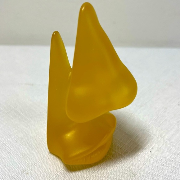 Eyeglass holder. Nose Sculpture - Picture 1 of 4